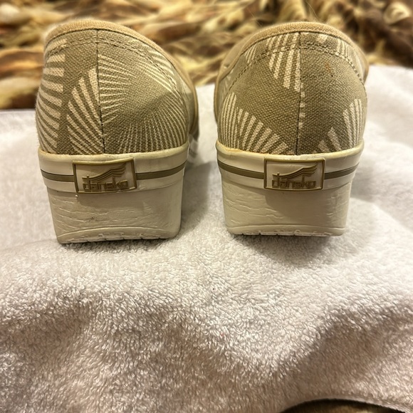 DANSCO - Calling all Nurses☺️. EU sz41. Fits like a Us Sz 9.5. - Picture 3 of 13